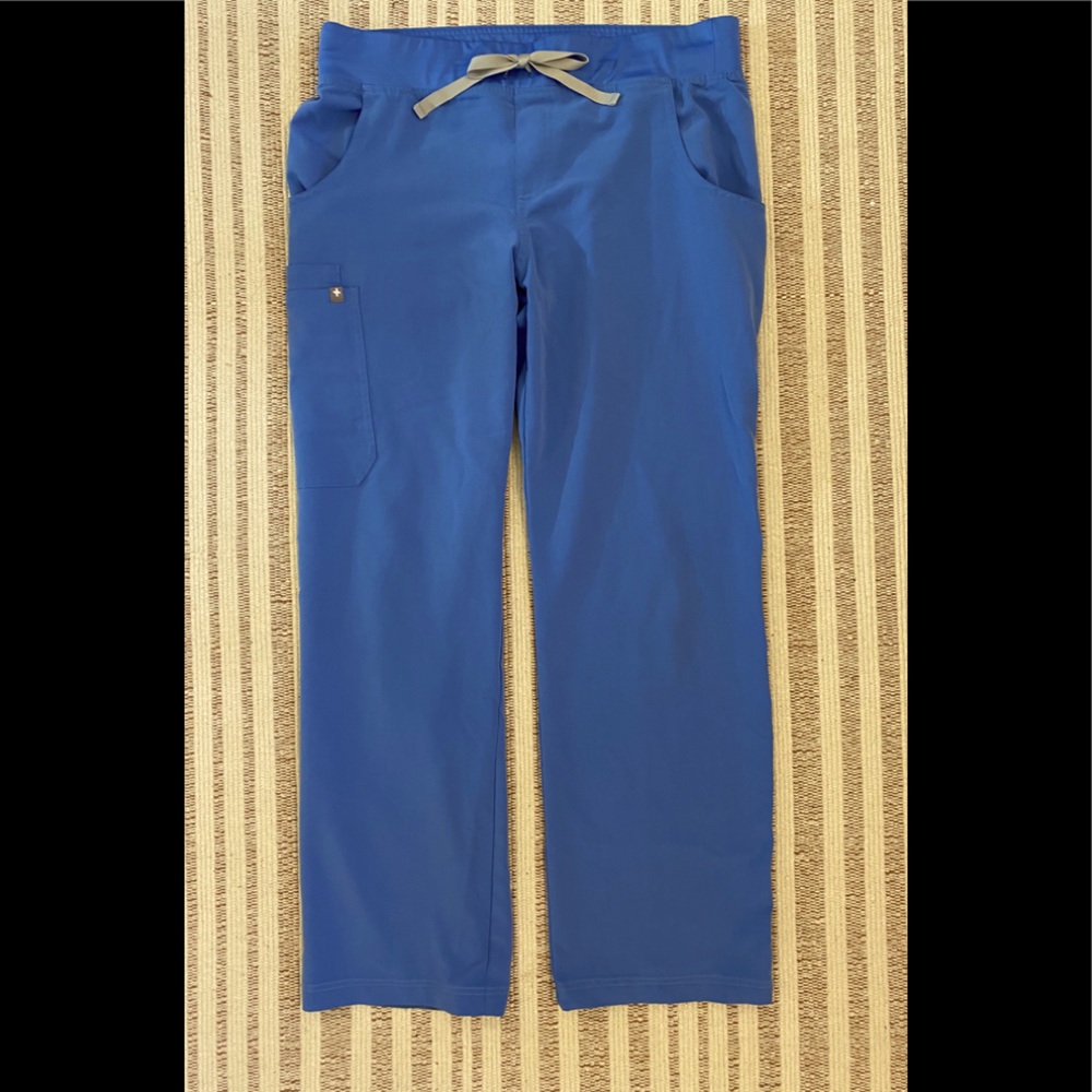 Figs Kade cargo scrub pants- Medium Petite